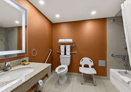 BEST WESTERN PLUS TORONTO NORTH YORK HOTEL & SUITES 22