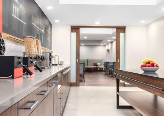 HAMPTON INN SUITES TORONTO DOWNTOWN ONTARIO CANADA 4