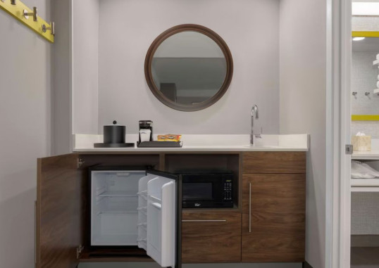 HAMPTON INN SUITES TORONTO DOWNTOWN ONTARIO CANADA 16