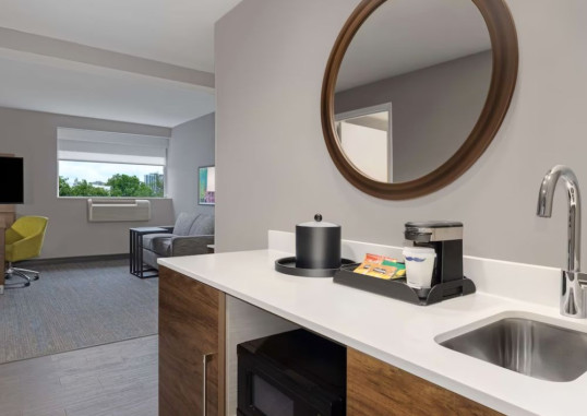 HAMPTON INN SUITES TORONTO DOWNTOWN ONTARIO CANADA 17