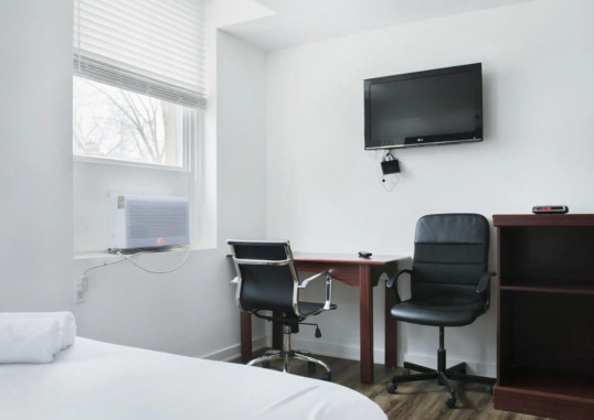 PEMBROKE INN 8