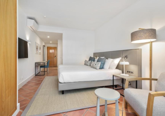 THE PATIO SUITE HOTEL 6