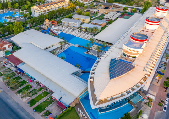 TRANSATLANTIK HOTEL & SPA 1