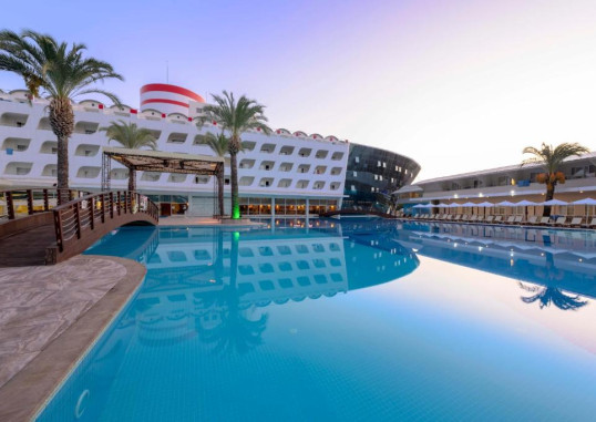 TRANSATLANTIK HOTEL & SPA 5