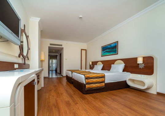 TRANSATLANTIK HOTEL & SPA 13