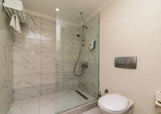 TRANSATLANTIK HOTEL & SPA 13