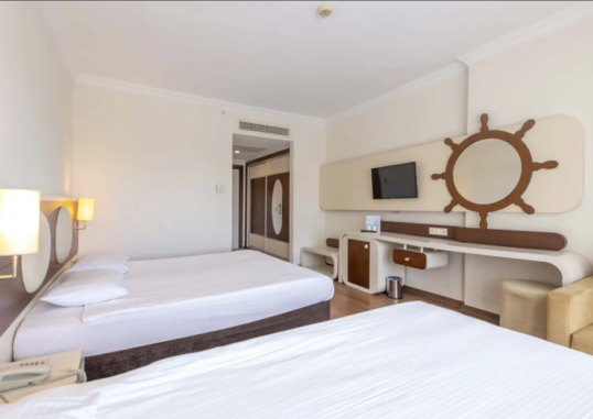 TRANSATLANTIK HOTEL & SPA 19