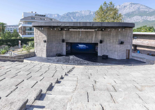 TRANSATLANTIK HOTEL & SPA 56