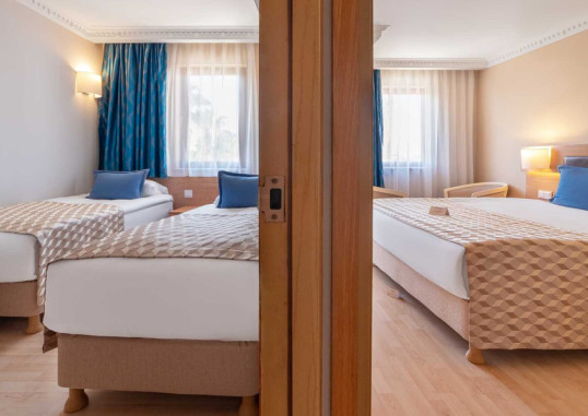 NUMA CLUB SIDE HOTEL 51