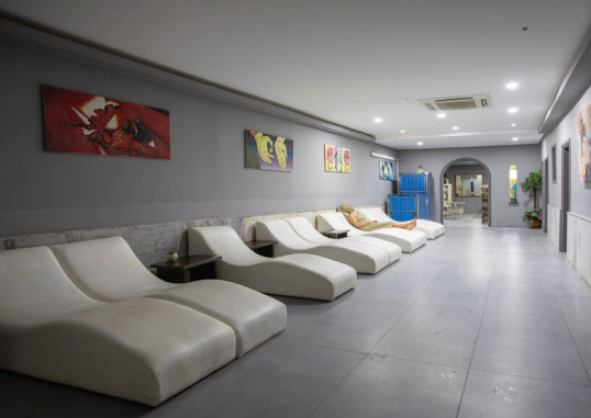 NOVA PARK HOTEL 82