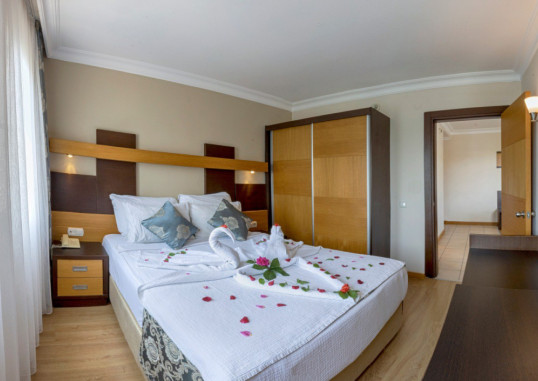 KANDELOR HOTEL 22