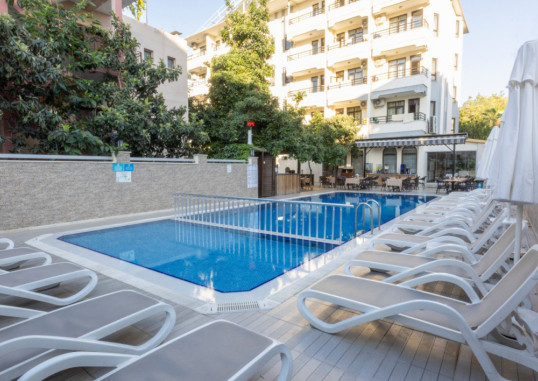 KANDELOR HOTEL 41