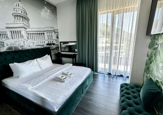 HOTEL DEL MEDIO 25