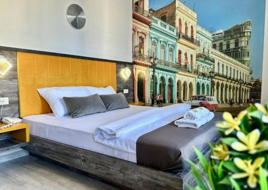 HOTEL DEL MEDIO 33