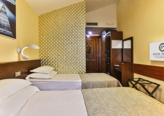 HOTEL PREMIER 15