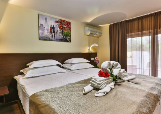 HOTEL PREMIER 18