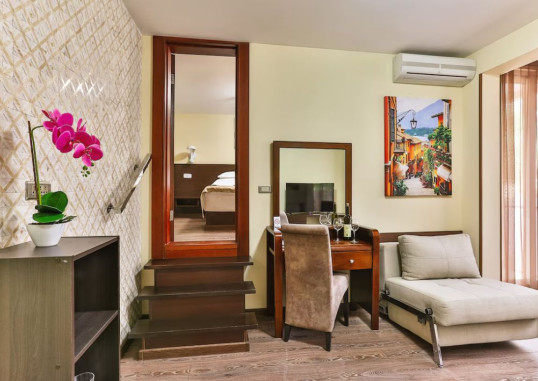 HOTEL PREMIER 21