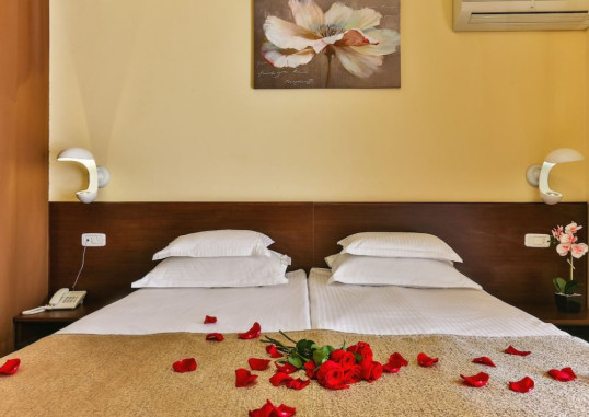 HOTEL PREMIER 23