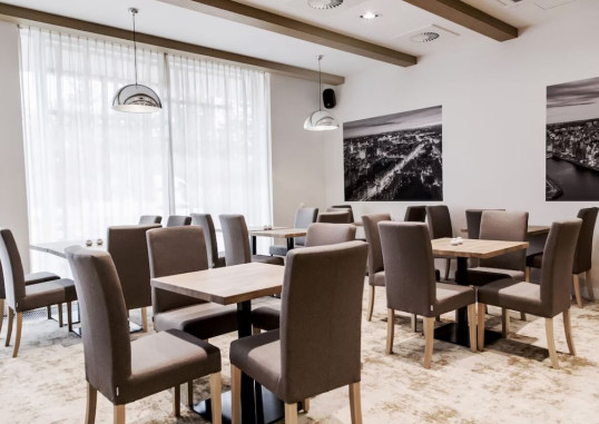 HOTEL PLATAN 4