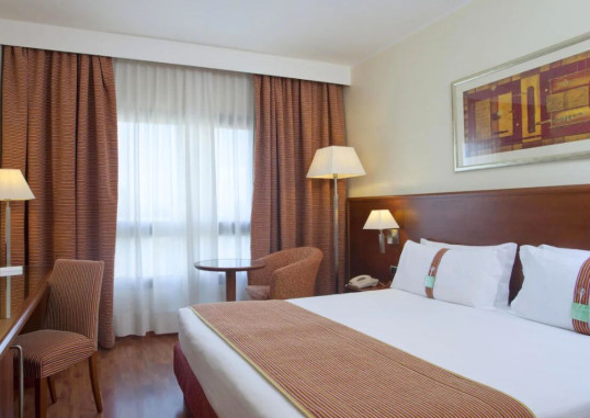 HOLIDAY INN CAGLIARI 13