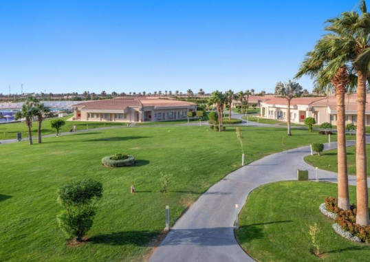 GOLF VILLAS & SUITES 11