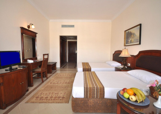 LIFE RESORTS CORAL HILLS 18