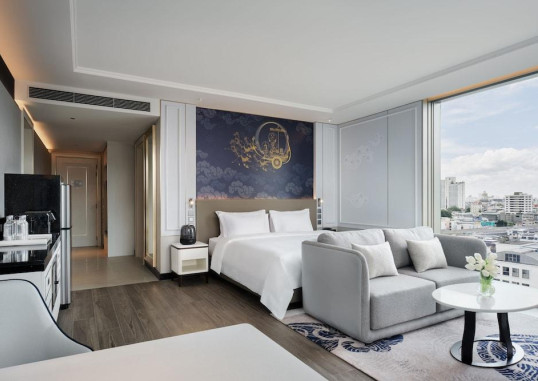 56 SURAWONG HOTEL (ADULTS ONLY) 3