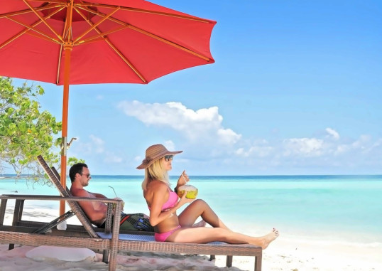 ARENA BEACH HOTEL 37