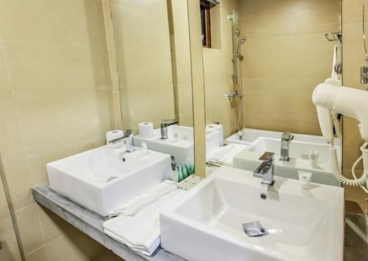 AQUZZ INN AND SPA 12