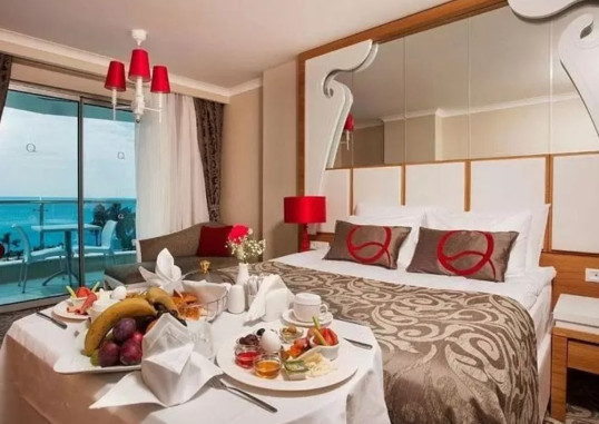 Q PREMIUM RESORT 30