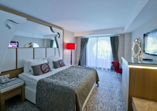 Q PREMIUM RESORT 32