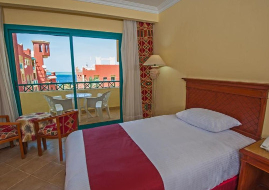 SUN & SEA HOTEL 28