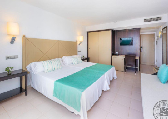 BLAU PUNTA REINA RESORT 7