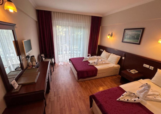 ASTORIA HOTEL & SPA 11