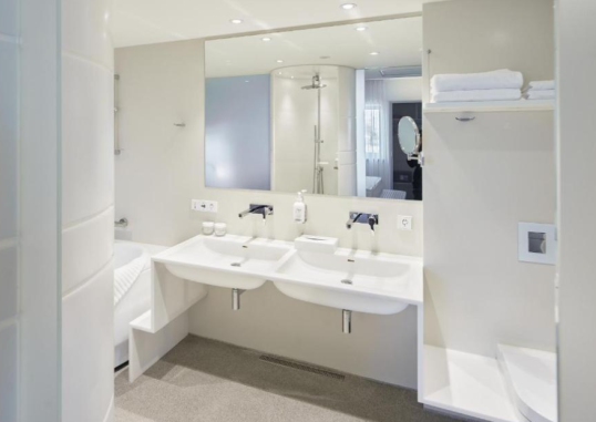 HOLIDAY INN VILNIUS 9