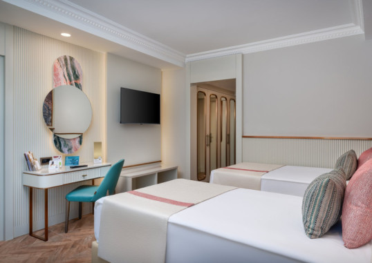 NEO PALACE 16