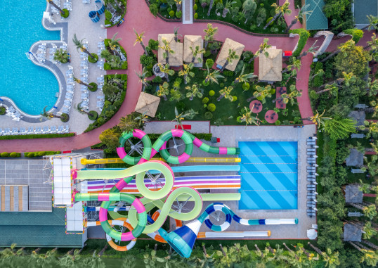 NEO PALACE 5