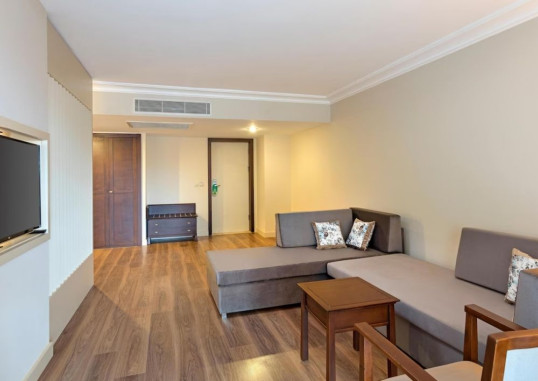 SEVEN SEAS HOTEL LIFE 58