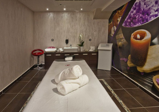 ACD WELLNESS & SPA 22