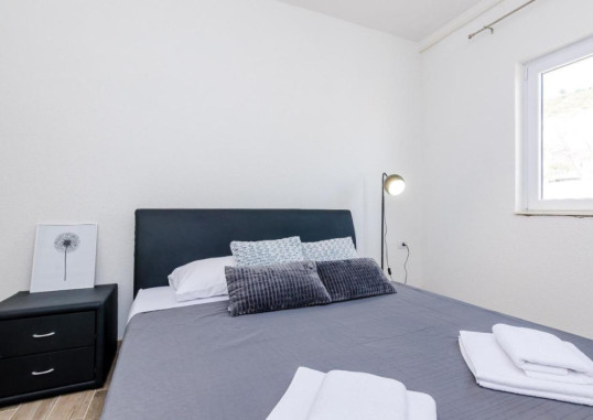 APARTMENTS LIFE 12