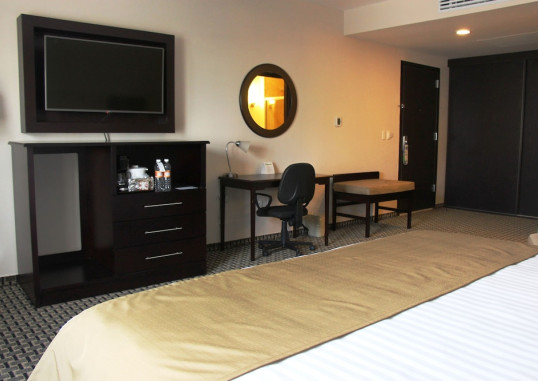 HILTON GARDEN INN SANTA FE 4