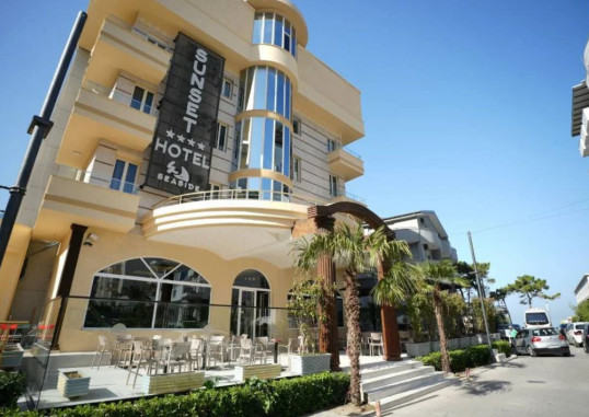 SUNSET HOTEL 13