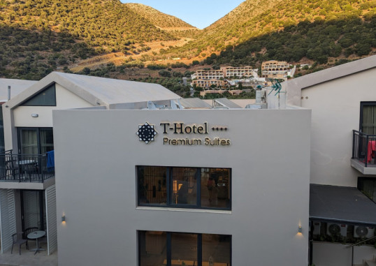 T HOTEL PREMIUM SUITES 6