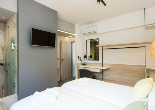 T HOTEL PREMIUM SUITES 13