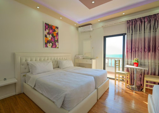 HOTEL ILIRIA 13