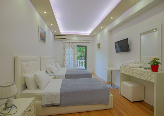 HOTEL ILIRIA 18