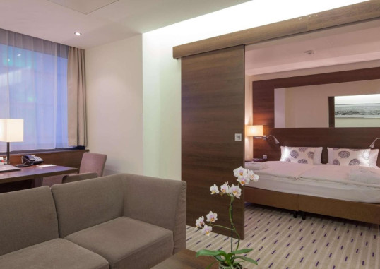 PARK INN BY RADISSON BERLIN ALEXANDERPLATZ 8