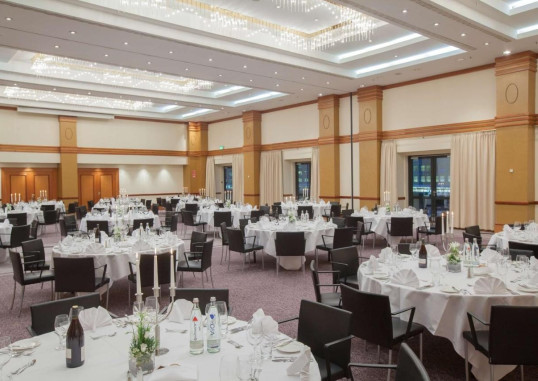 PARK INN BY RADISSON BERLIN ALEXANDERPLATZ 18
