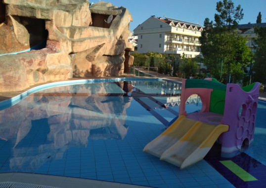 ROX RESORT HOTEL 41