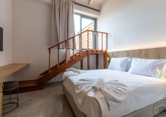 WHITE OLIVE ELITE RETHYMNO 17